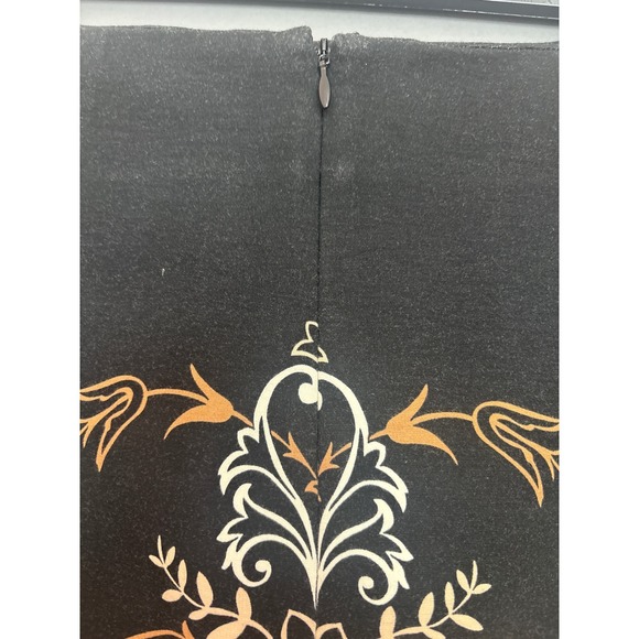 J McLaughlin Black Paisley Print Pencil Skirt Size 8 - Picture 3 of 6